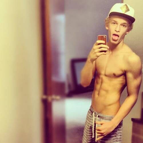 Cody Simpson height and weight