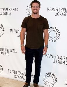 stephen_amell_height